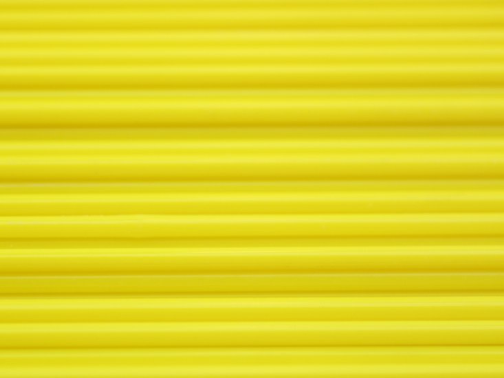 50 Gramm 591-404 (2-3 mm) Helles Zitronengelb Stringer 44,80 €/Kg - zum Schließen ins Bild klicken